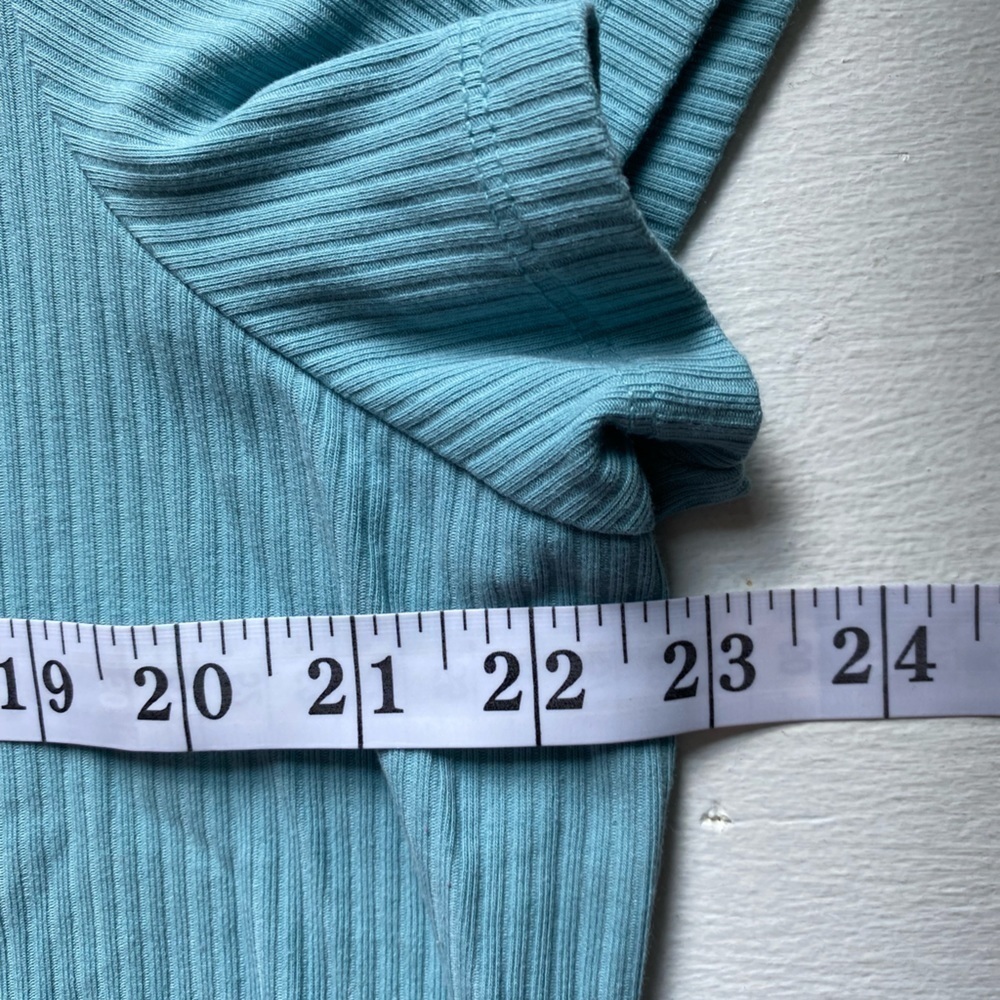 Old Navy Light Blue Short Sleeve Ribbed Shirt - Picture 4 of 5